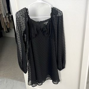 Cute black dress in a great condition